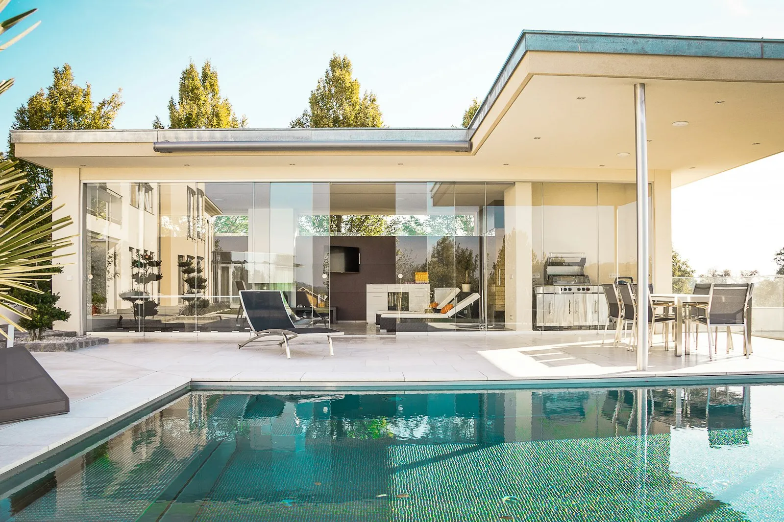 Villa contemporánea con piscina