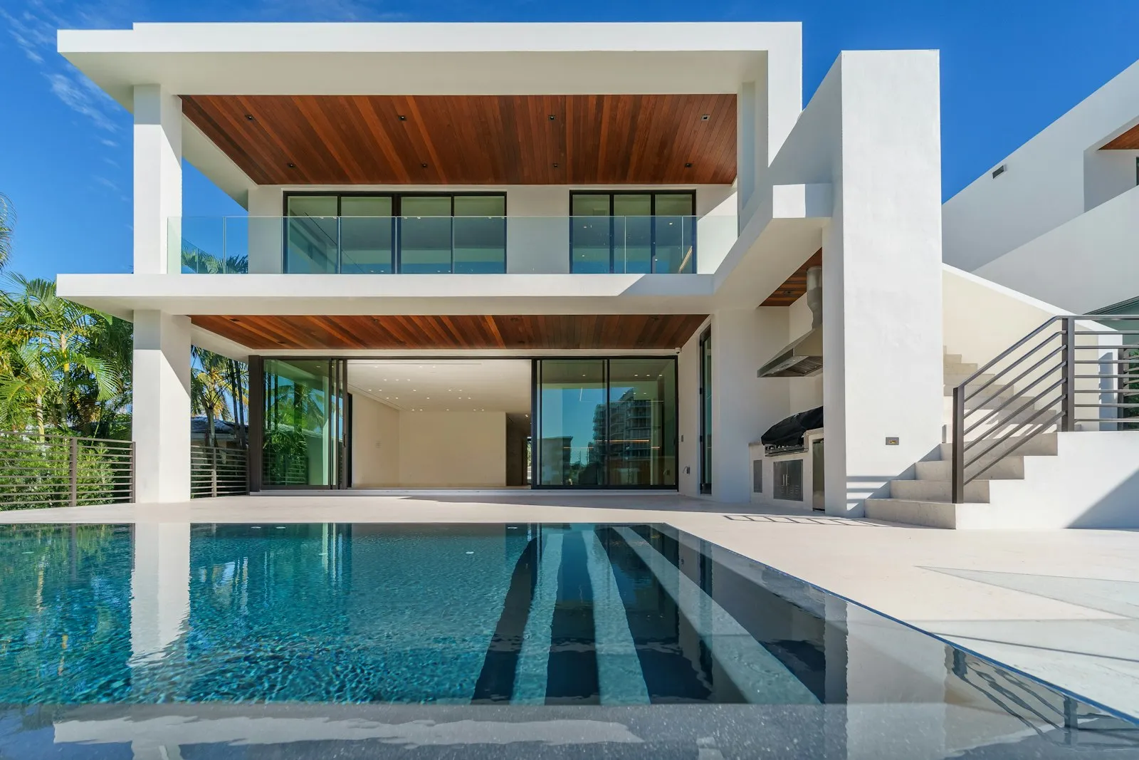 Casa moderna con piscina